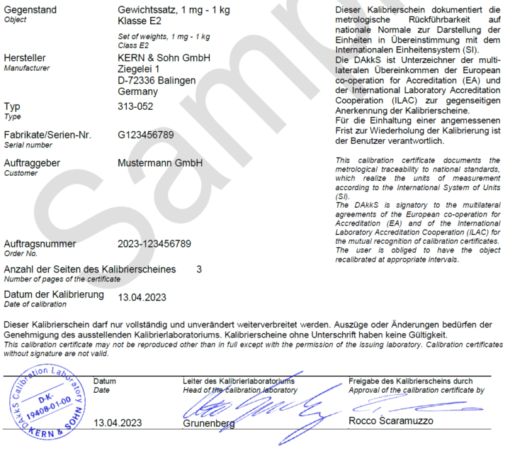 Kalibrierschein 2 Gerätedaten eines Kalibrierscheins mit Angaben zu Prüfgegenstand, Seriennummer, Auftraggeber, Kalibrierdatum und Unterschriften des KERN-Kalibrierlabors.